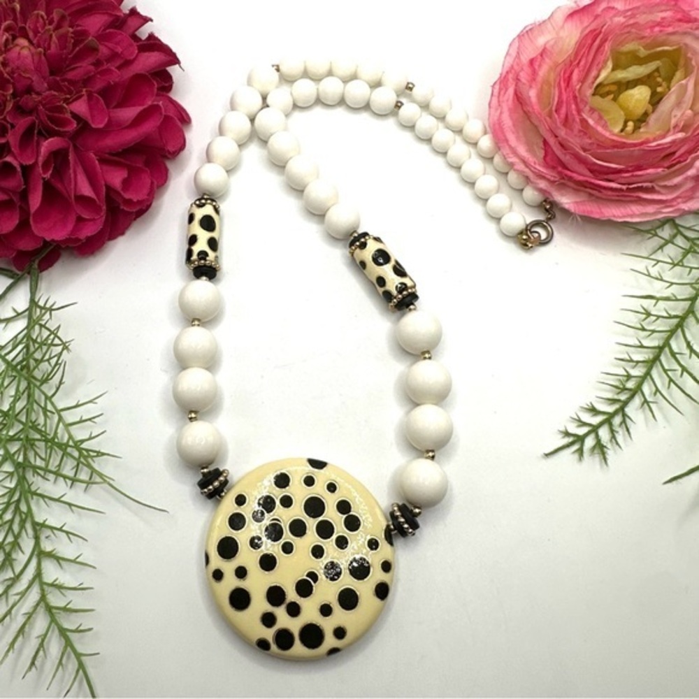VINTAGE⚜️RETRO Painted Polka Dot Pendant Beaded Necklace